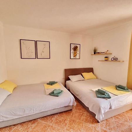 Studio Apartman Na Plazi Рафаиловичи Экстерьер фото